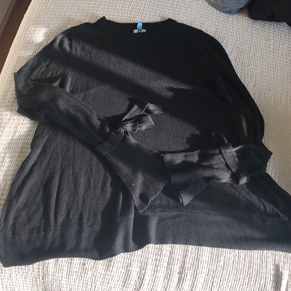 Cute Black Sweater W/ Bow Sleeves - SZ SM